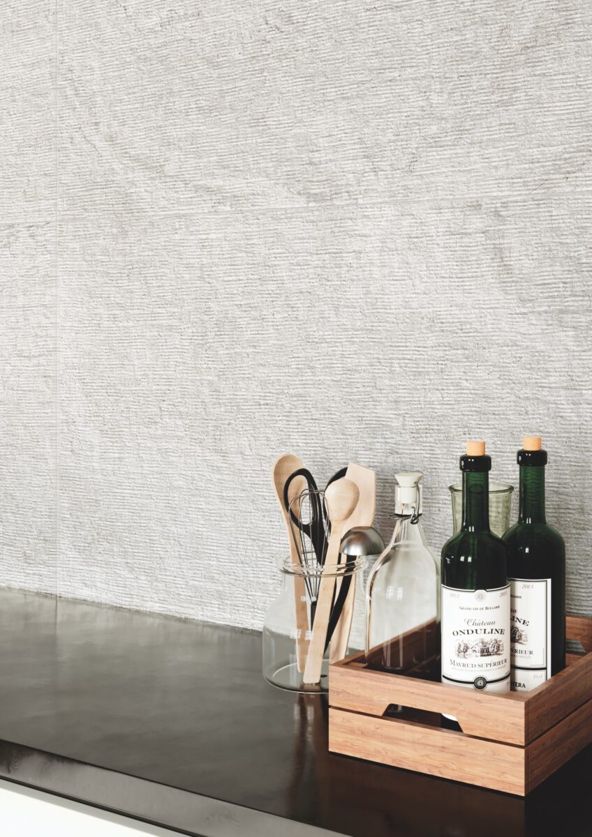 Provenza UNI. TRAVERTINE RULED SILVER NAT.